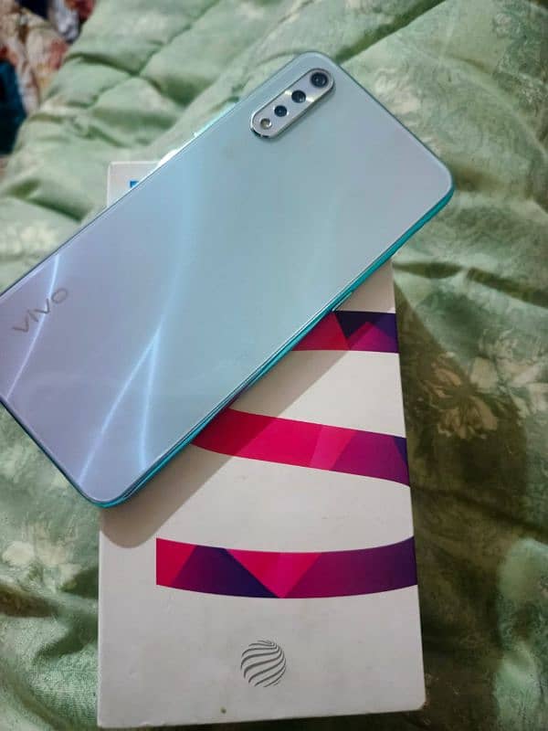 vivo s1 with box 4/128 10