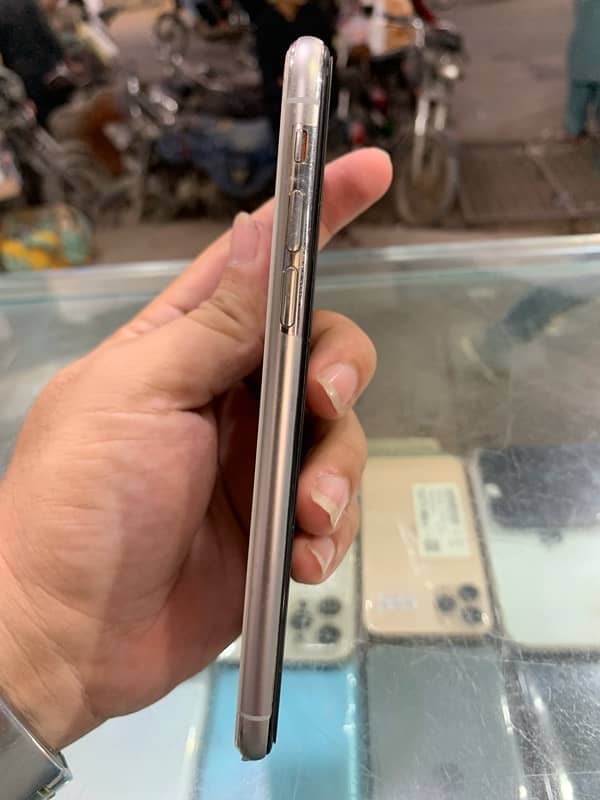 iphone xs 256 PTA 1