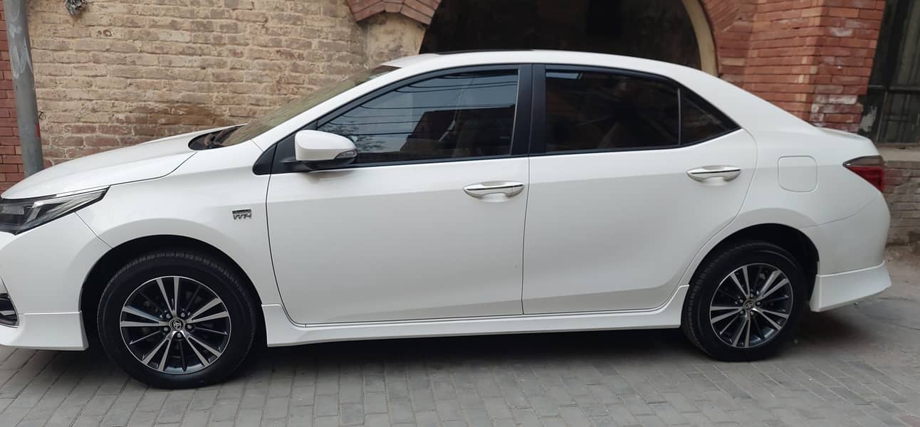 Toyota Corolla Altis1.6 X,December 2021 Special Edition 2