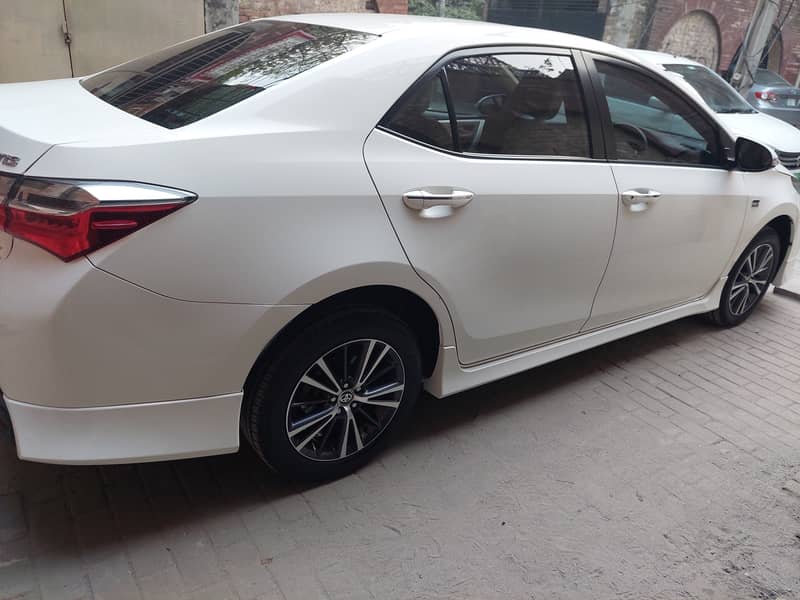 Toyota Corolla Altis1.6 X,December 2021 Special Edition 4