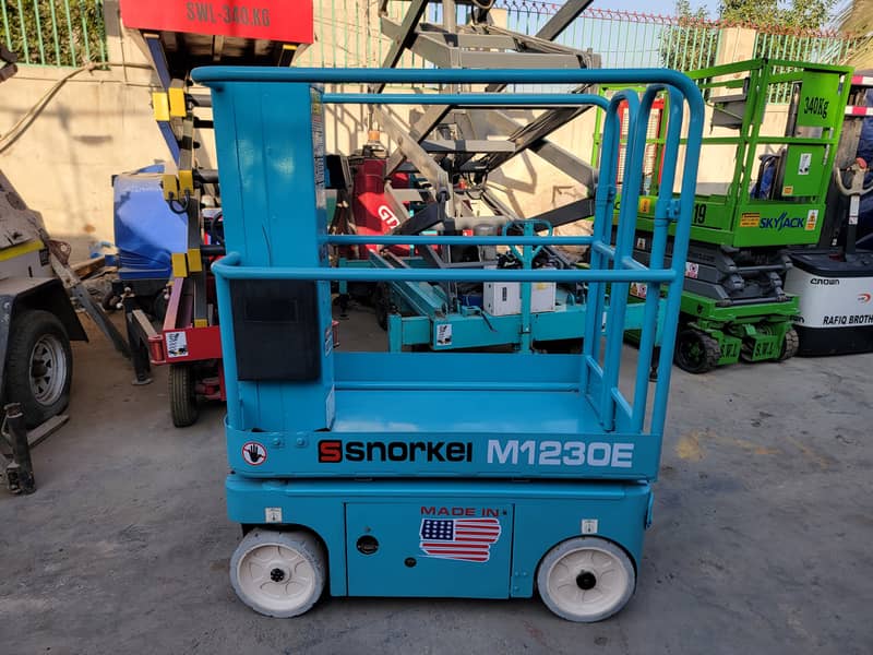 Snorkel M1230E Vertical Mast Personnel Lift / Man Lift / Scissor Lift 1