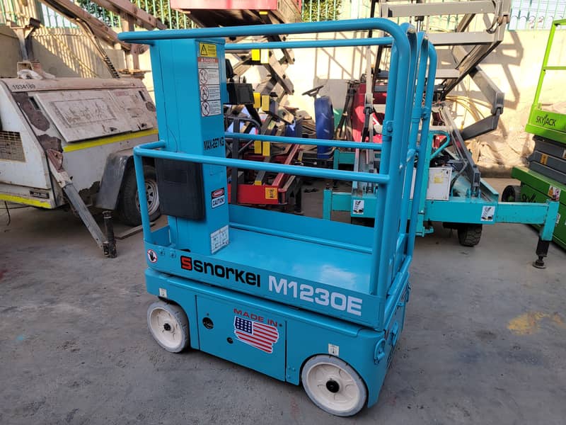 Snorkel M1230E Vertical Mast Personnel Lift / Man Lift / Scissor Lift 2