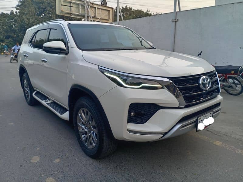 Toyota Fortuner V 2021 Model Total Geniune 2