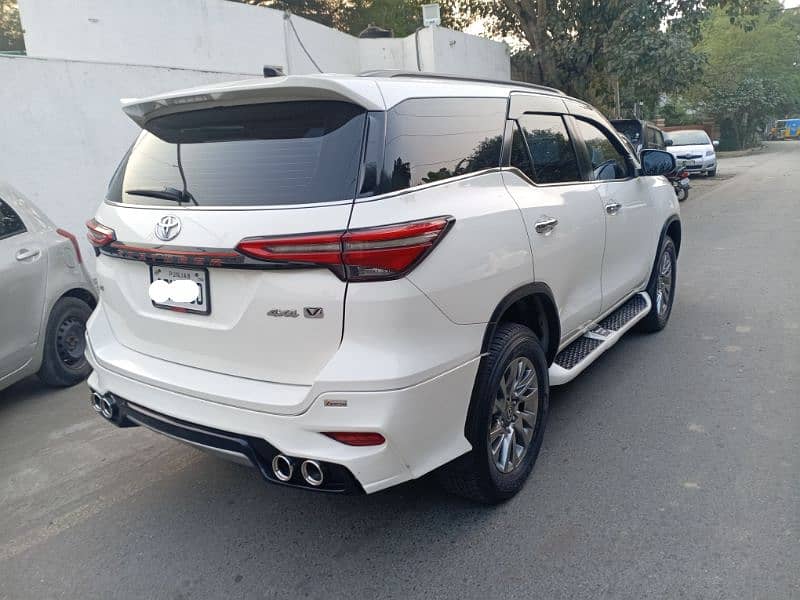 Toyota Fortuner V 2021 Model Total Geniune 12