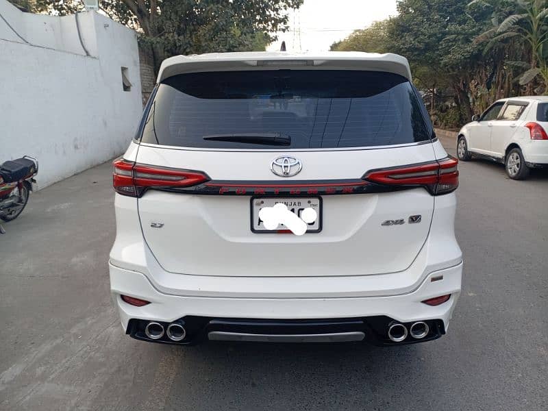 Toyota Fortuner V 2021 Model Total Geniune 13