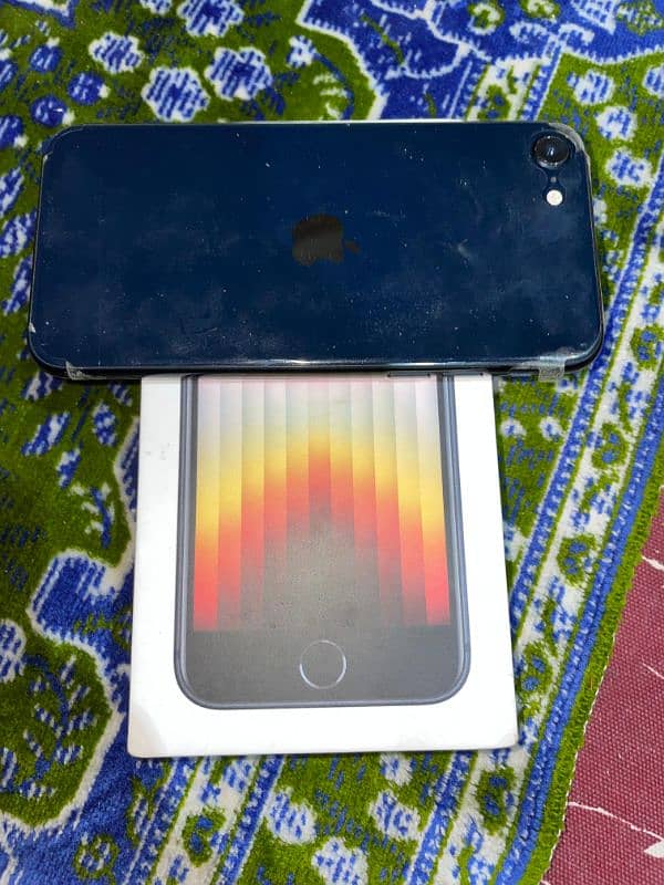 IPHONE SE 2022 WITH BOX 4