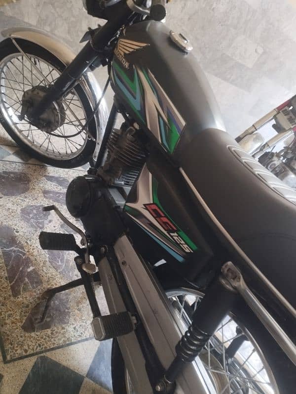 Honda 125 bike 1