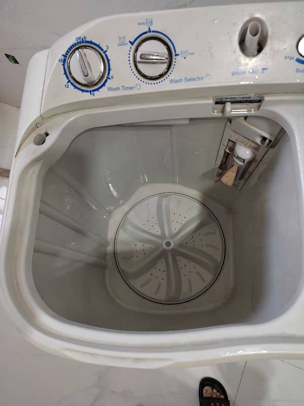 Twin tub washing machine 5