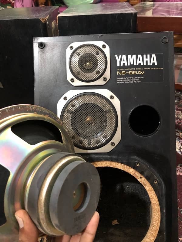 Yamaha and pioneer speakers like jbl bose woofer amplifier deck Sony 0