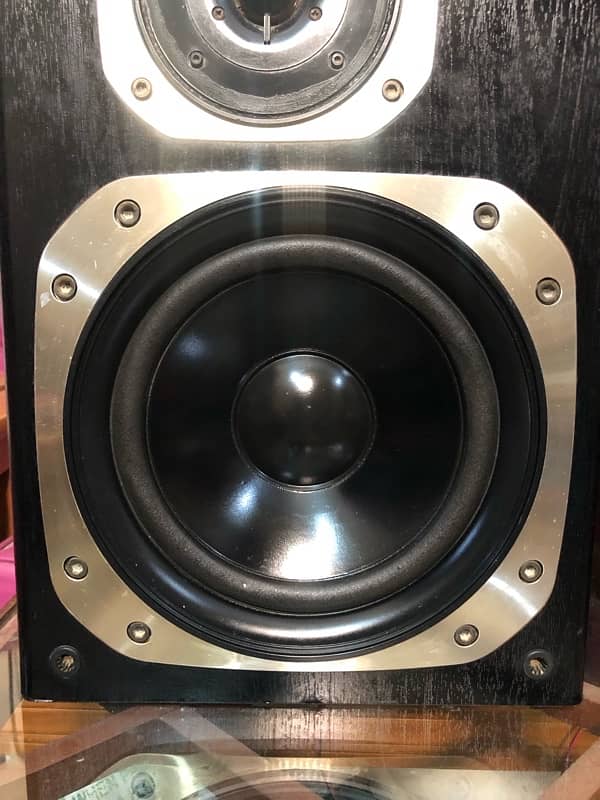 Yamaha and pioneer speakers like jbl bose woofer amplifier deck Sony 12