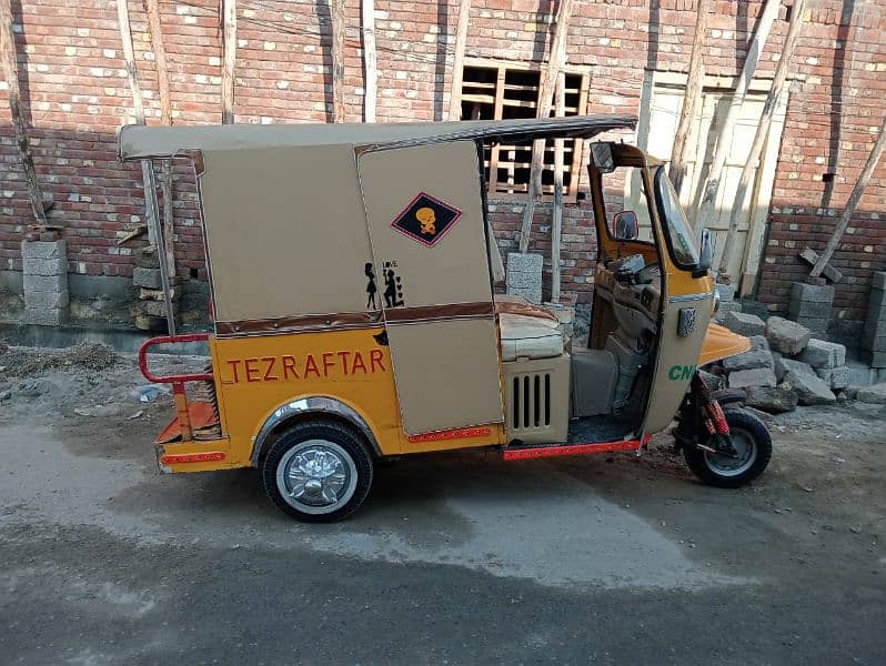 tezraftar riksha for sell 2018 model 10.10 ha ek ropy ka kam nhi ha is 0