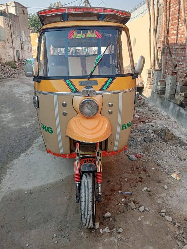 tezraftar riksha for sell 2018 model 10.10 ha ek ropy ka kam nhi ha is 4