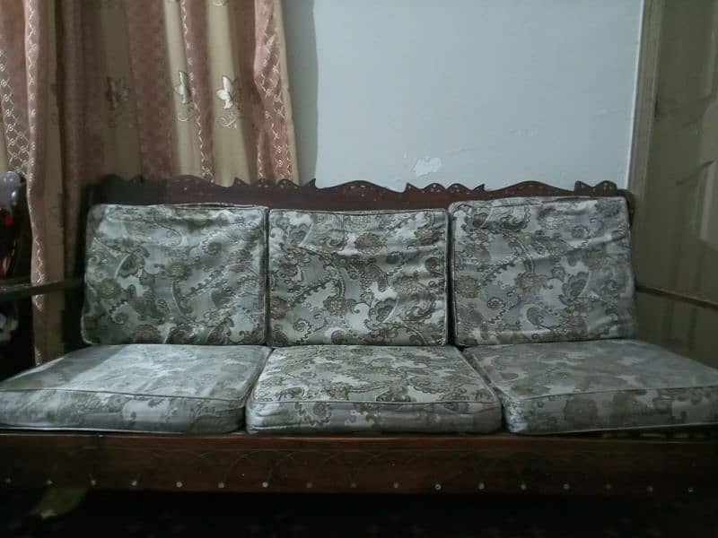 used Sofa 0