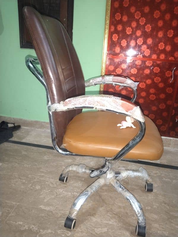 office chair for sale fresh condition 3