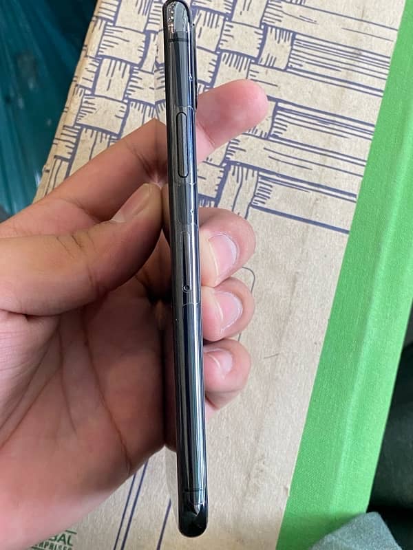 iphone X 64GB PTA 4