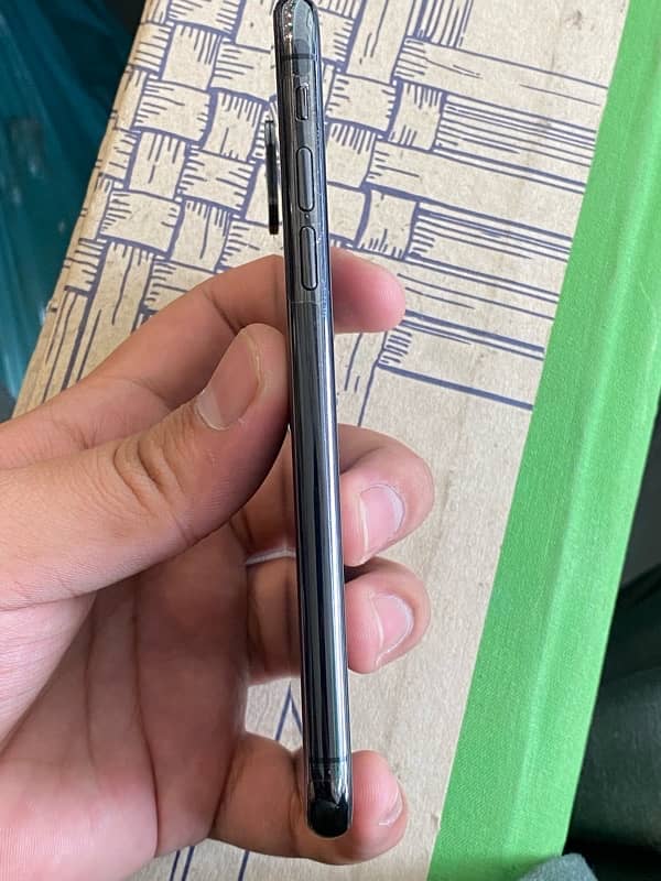 iphone X 64GB PTA 5