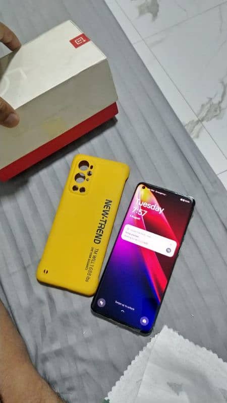 oneplus 9 pro 12gb 256gb pta approved 10/10 condition. 3