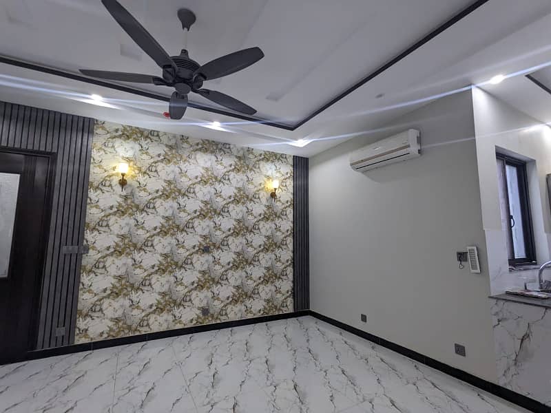 20 Marla Modern Luxury Design Beautiful House For Rent In DHA Phase 5 9