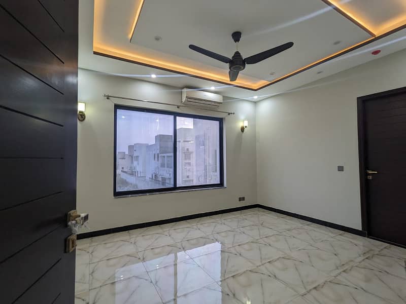 20 Marla Modern Luxury Design Beautiful House For Rent In DHA Phase 5 13