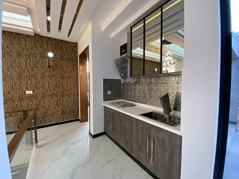 1 Kanal Modern Luxury Design Beautifull Upper Portion For Rent In DHA Phase 6 6