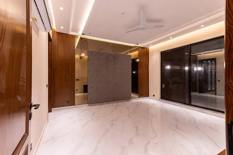 1 Kanal Modern Luxury Design Beautifull Upper Portion For Rent In DHA Phase 7 8