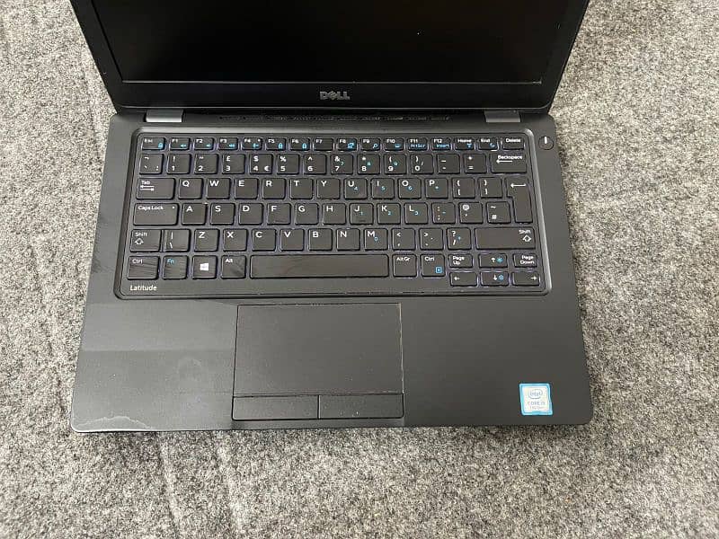 Dell 5290 Core i5 7th generation 4