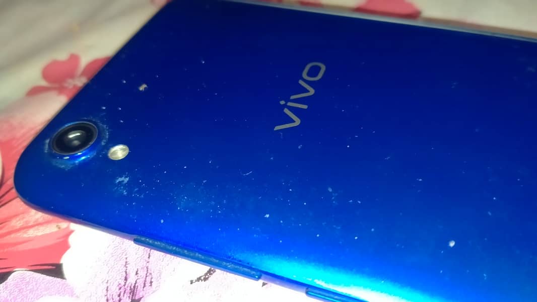 Vivo Y91d     With Box and Adapter 0