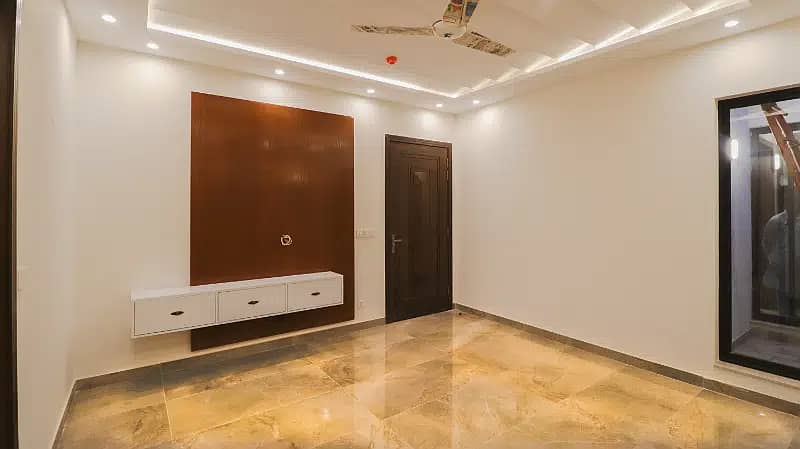 1 Kanal Modern Luxury Design Beautifull House For rent In DHA Phase 8 28