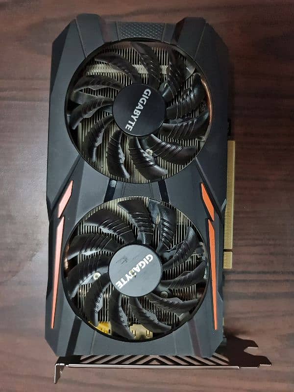 GIGABYTE AMD RX560 4GB GDDR5 GRAPHICS CARD 1