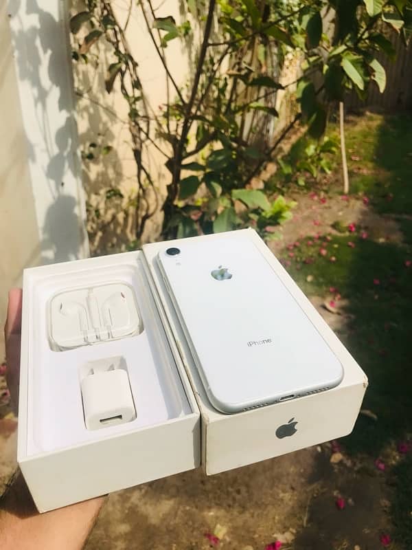 iphone xr dual physical sims pta approve 80 BH 8