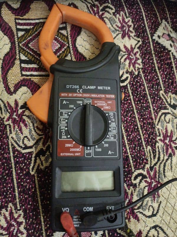 DT266 Clamp meter 0