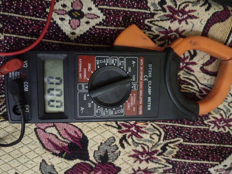 DT266 Clamp meter 3