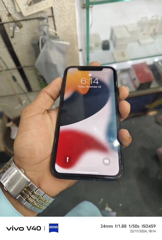 iphone 11 (64GB & JV) 0