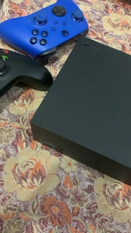 Xbox Series S | 1 TB | Carbon Black | Saudi Version 8