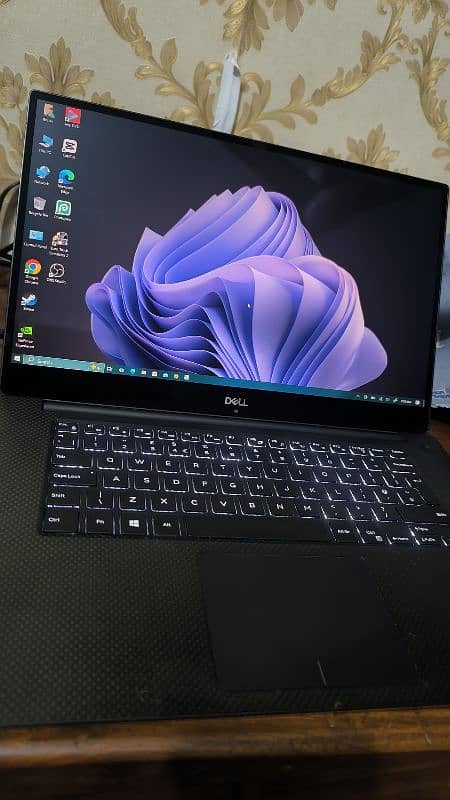 Dell XPS Gaming Laptop 1