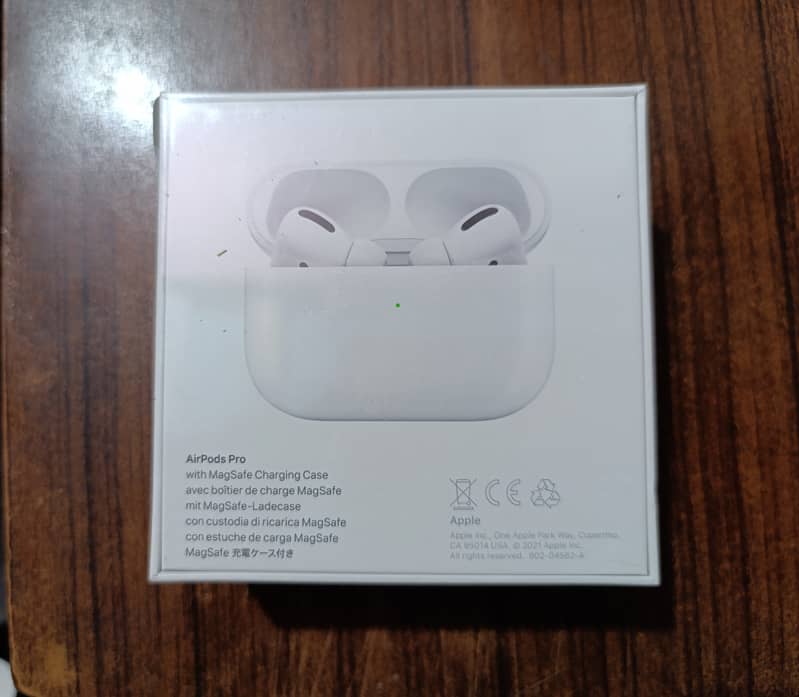 Apple Airpods Pro 2 (2nd Generation) With MagSafe, earbuds, airpods 1