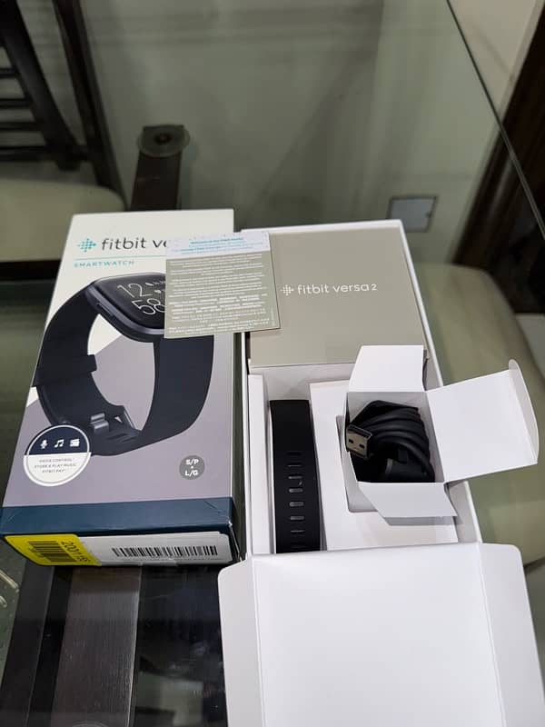 FITBIT VERSA 2 SMARTWATCH BRAND NEW JUST BOX OPENED LOCATION BAHRIA 2