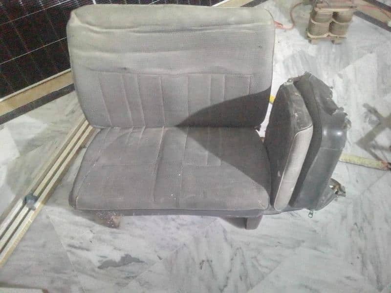 Suzuki bolan AC Waly ke seats 4