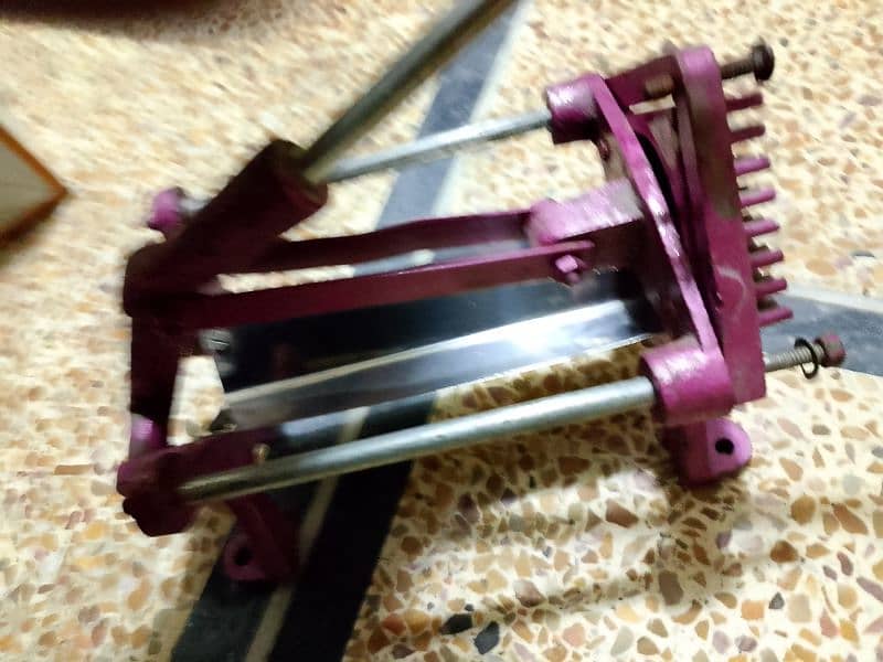 Chips cutting machine 1