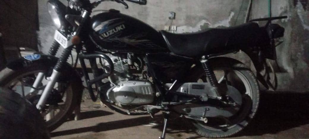 Suzuki GS 150 2021Self Start 1