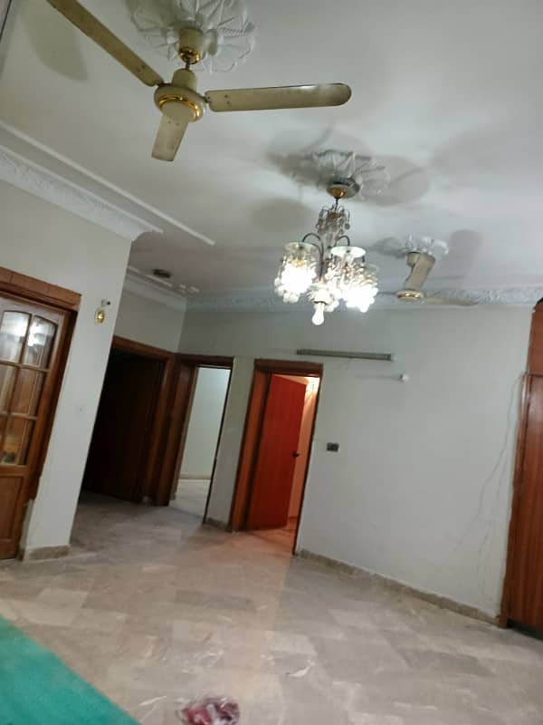 Iqbal Town : 10 Marla Full House For Rent 8