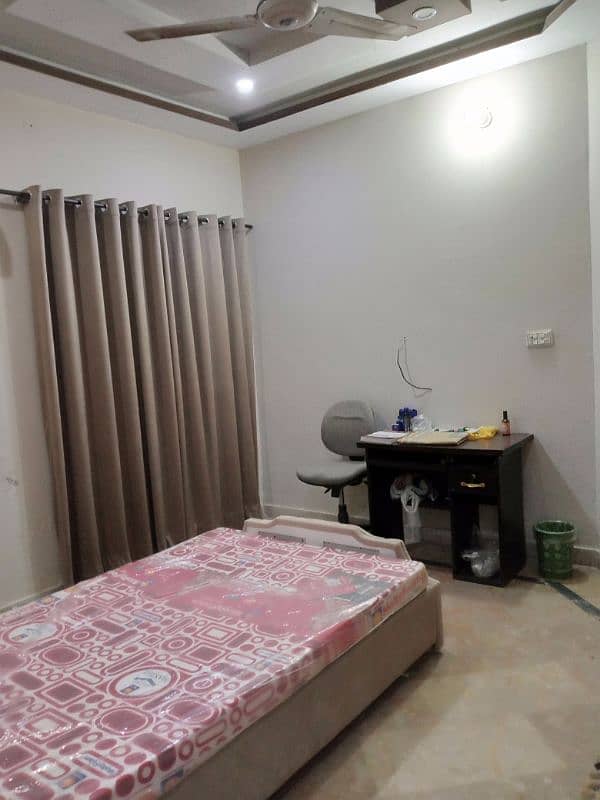 Fully furnished ac room available on rent for single male 4