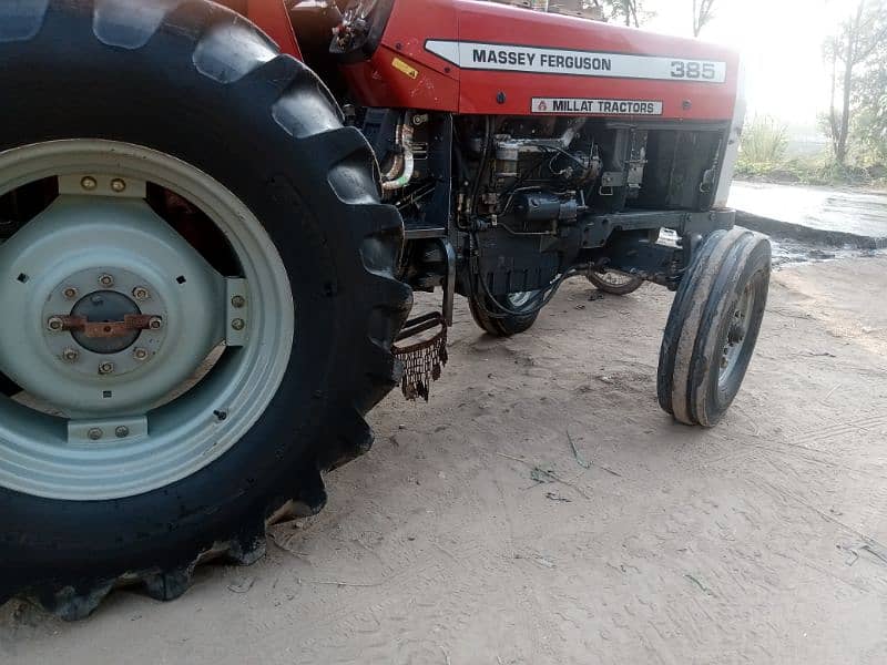 Massey Ferguson 385 1