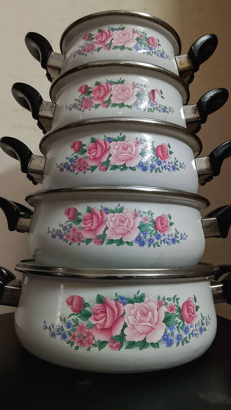 5_ piece Casserole Tamcheeni Cooking pots 1