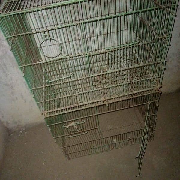 selling 2 cages in only 3k 4