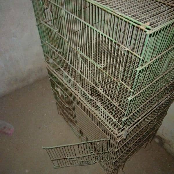 selling 2 cages in only 3k 6