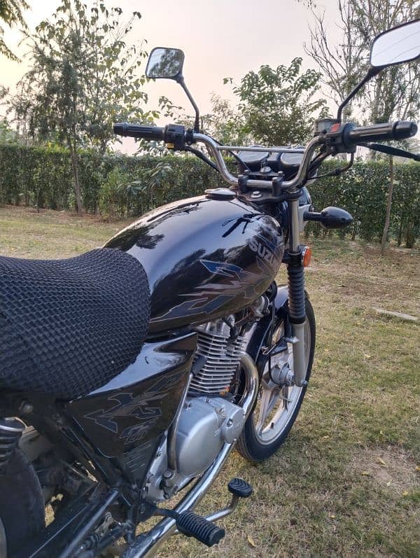 Suzuki GS 150 SE 4