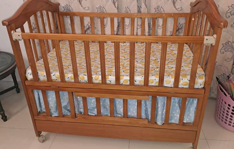 baby cot 1