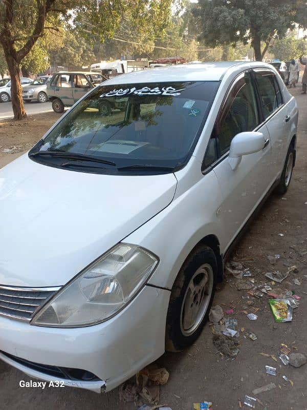 Nissan Tiida 2007 1