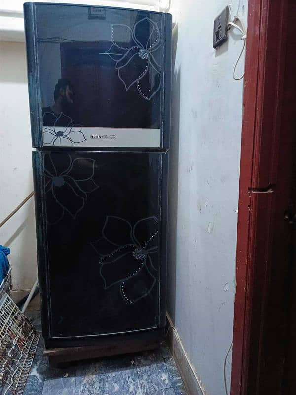 Glass door good condition freezer available for  sale 0